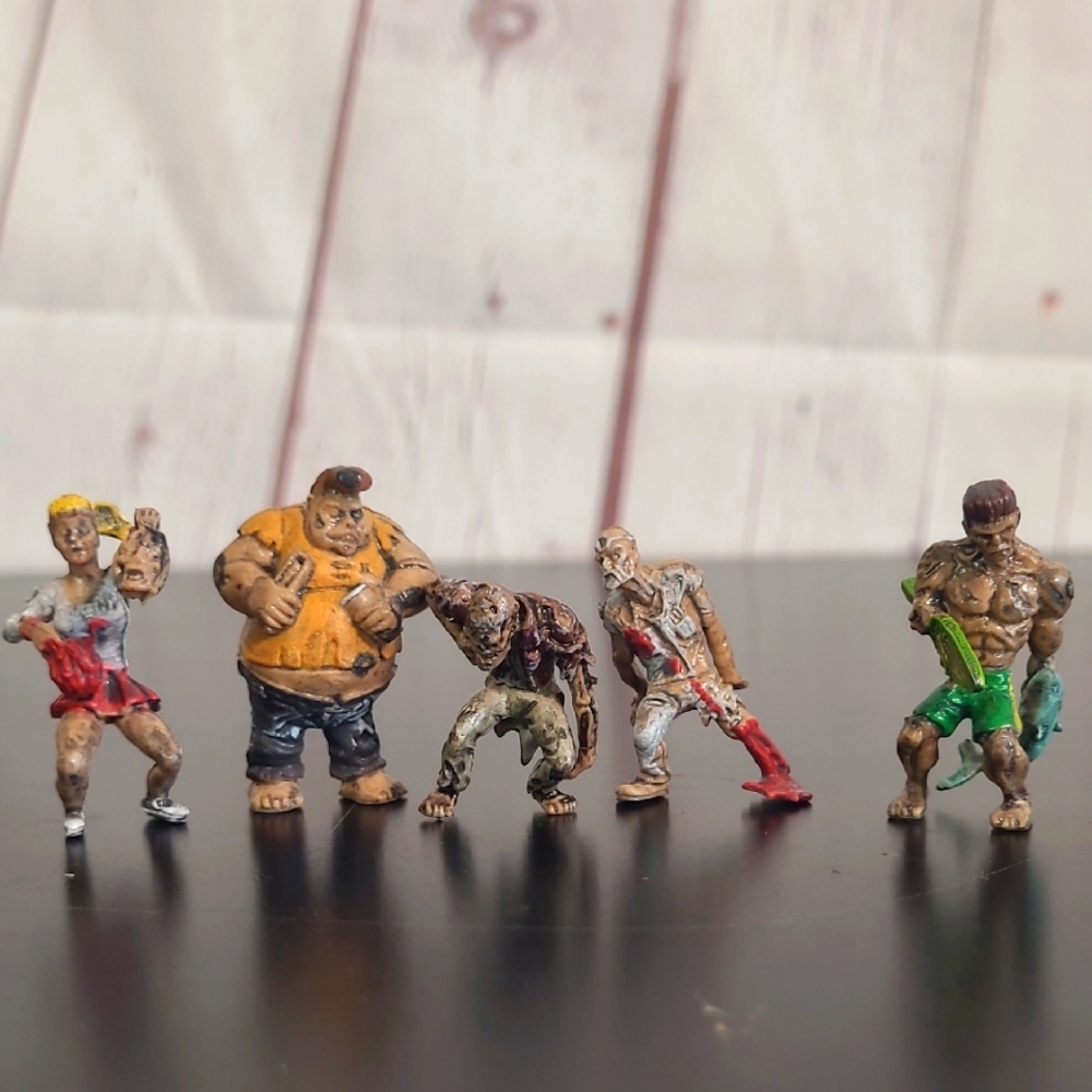 Zombie Planet Walking Dead Mini Gumball Machine Zombie Figurine Set Of Five